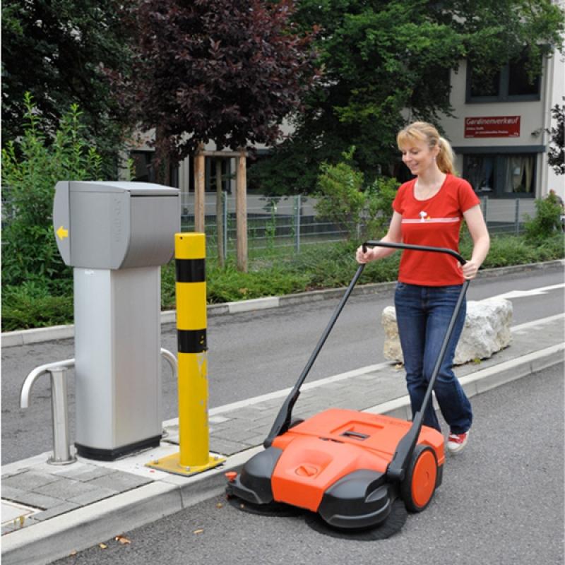 HAAGA® 697 Sweeper Outdoor / Indoor 38" Battery Push Sweeper